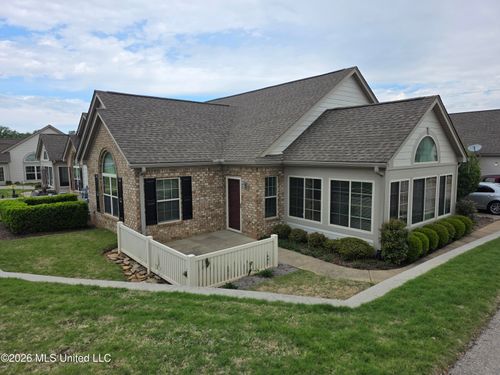 8710 Parkview Oaks Cir, Olive Branch, MS, 38654-6711 | Card Image