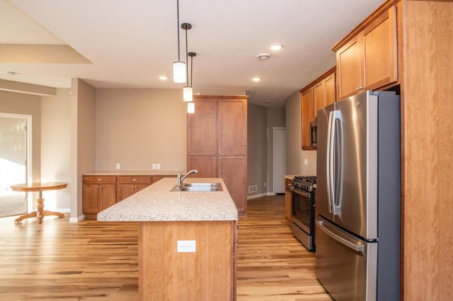 154 Kings Pointe Dr, Townhouse with 2 bedrooms, 2 bathrooms and null parking in Delano MN | Image 8