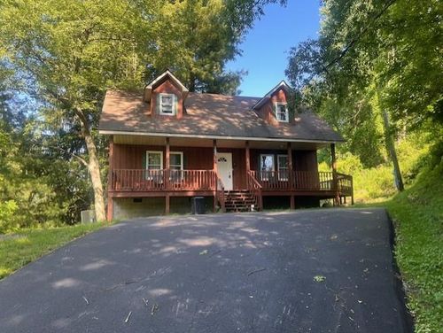 3820 Witten Valley Rd, Tazewell, VA, 24651-9220 | Card Image