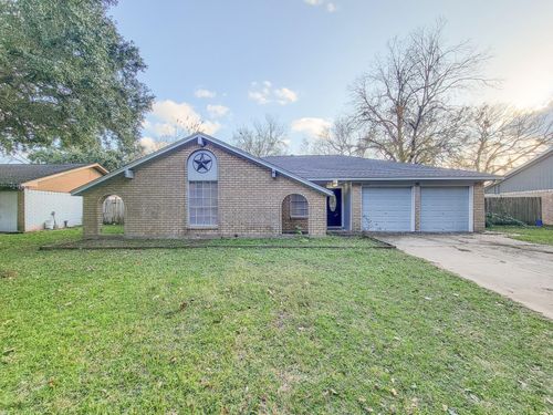 2024 Stonesthrow Dr, Bay City, TX, 77414-7720 | Card Image