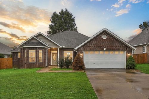 5704 W Stoney Creek Dr, Rogers, AR, 72758-8159 | Card Image