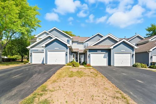 519-519 Woodcrest Dr, Mundelein, IL, 60060-1521 | Card Image