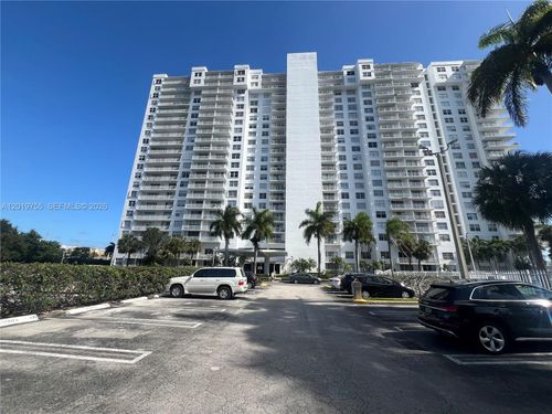 405w-2801 Ne 183rd St, Aventura, FL, 33160-2127 | Card Image