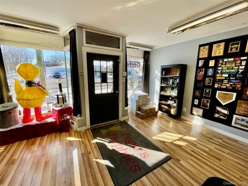 158 W Main St, Walden, NY, 12586-1632 | Card Image