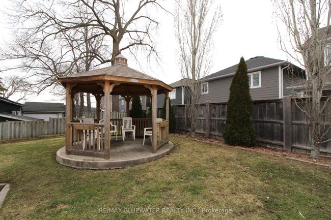 1 - 8 Oak St, Condo with 2 bedrooms, 1 bathrooms and 1 parking in Grand Bend ON | Image 28