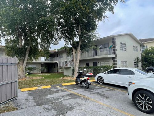 apt-2-1522 Ne 34th Ct, Oakland Park, FL, 33334-5372 | Card Image