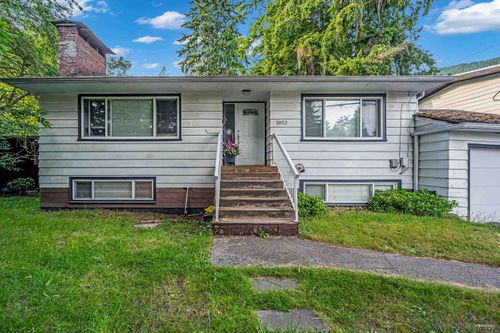 1052 Montroyal Blvd, North Vancouver, BC, V7R2H4 | Card Image