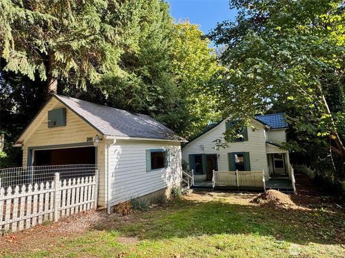 201 Moore Ave, Shelton, WA, 98584-3125 | Card Image