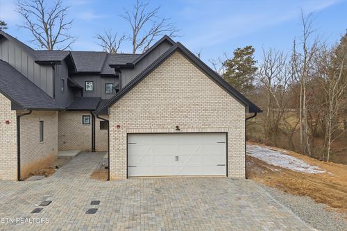 637 October Glory Ln, Knoxville, TN, 37934-2313 | Card Image