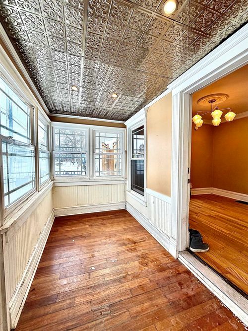 803 Cass St, Traverse City, MI, 49684-3262 | Card Image