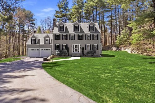 149 Arnold St, Wrentham, MA, 02093-1734 | Card Image
