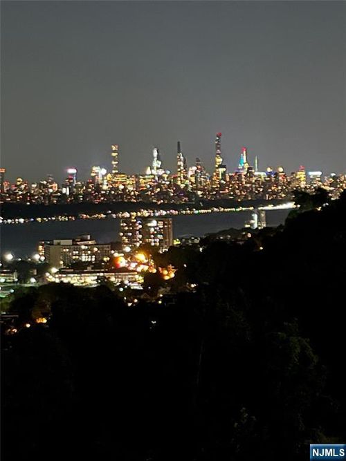 3 Horizon Rd, Fort Lee, NJ, 07024-6744 | Card Image
