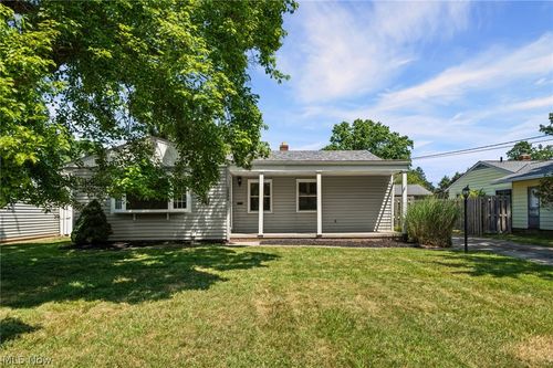 23080 Mildred Ave, North Olmsted, OH, 44070-2331 | Card Image