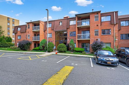 513 Kennedy Dr, Spring Valley, NY, 10977-5378 | Card Image