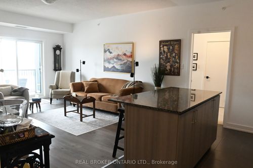 204-4 Spice Way, Barrie, ON, L9J0M2 | Card Image