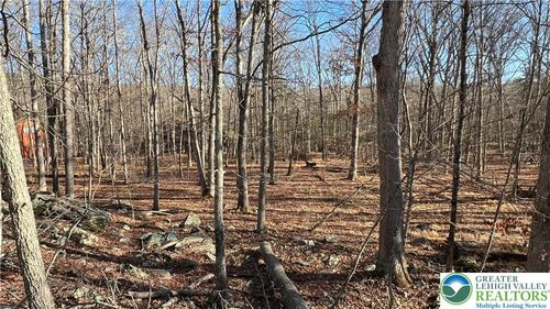 282 Saunders Dr, Bushkill, PA, 18324 | Card Image