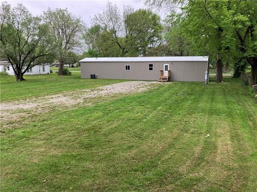 324 W Kimball St, Parker, KS, 66072-4002 | Card Image