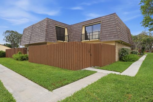 521 Springdale Cir, Palm Springs, FL, 33461-1532 | Card Image