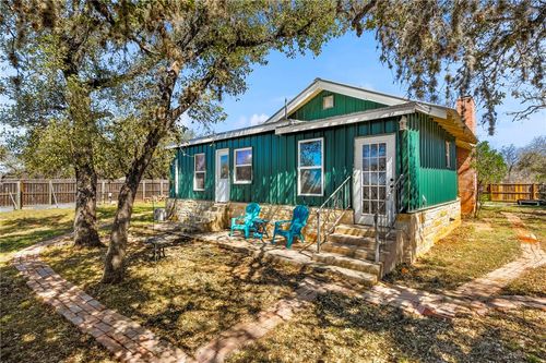 541 Robindale W, Bandera, TX, 78003-3909 | Card Image