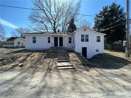 11117 E 15th St S, Independence, MO, 64052-3869 | Card Image