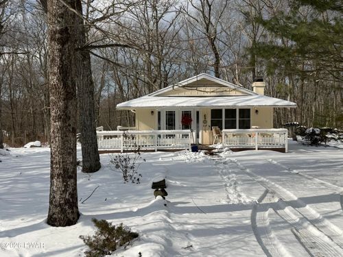 808 W Spur Court, Lords Valley, PA, 18428 | Card Image