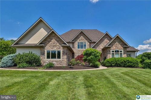 4521 Linda Ln, Emmaus, PA, 18049-5266 | Card Image