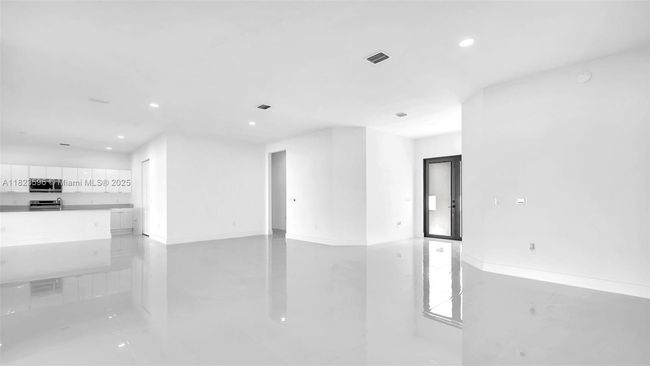 15455 Sw 232 Nd St, House other with 5 bedrooms, 4 bathrooms and null parking in Miami FL | Image 7