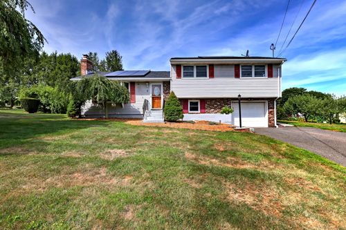 7 Columbine Ln, Beacon Falls, CT, 06403-1505 | Card Image
