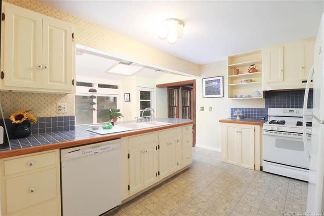 Kitchen | Image 7
