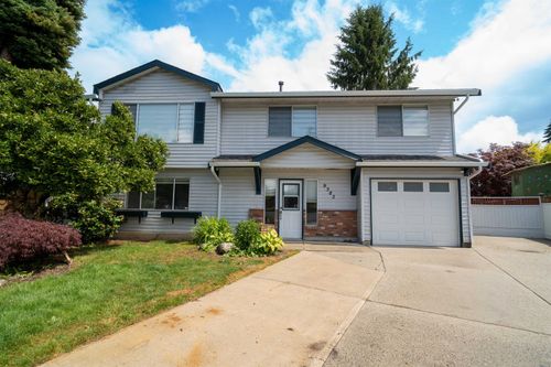 9582 212b St, Langley, BC, V1M1N4 | Card Image