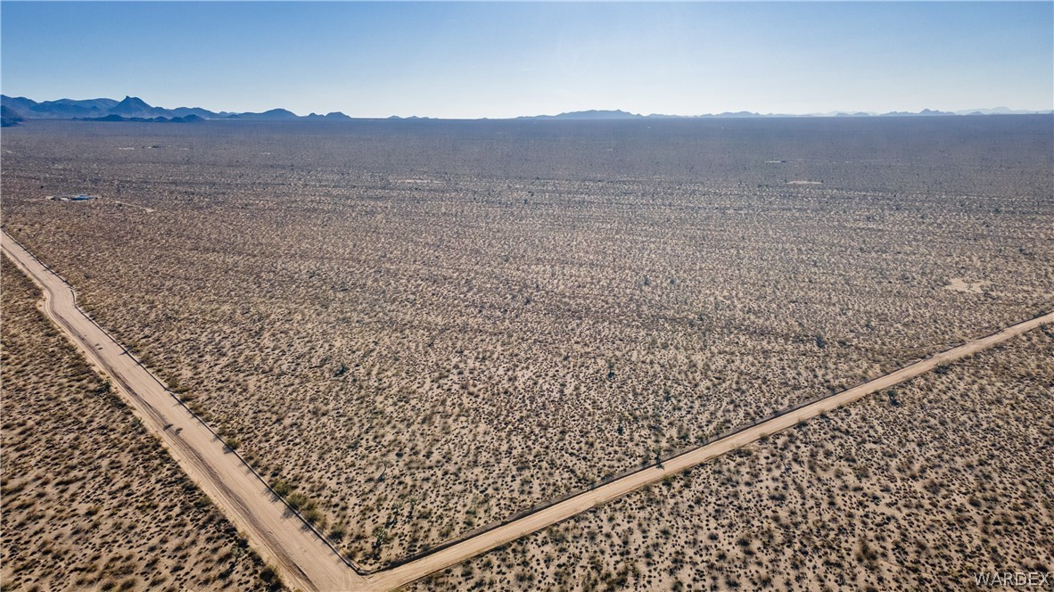 Land in Yucca 2