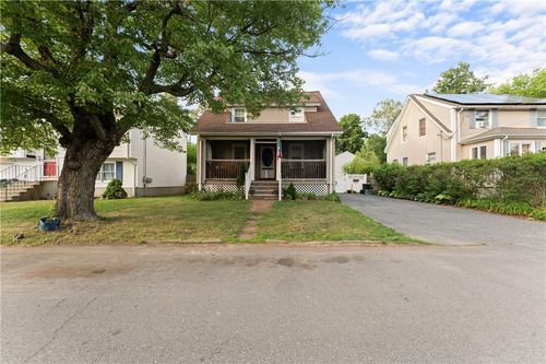42 Dunbar Ave, Rumford, RI, 02916-3111 | Card Image