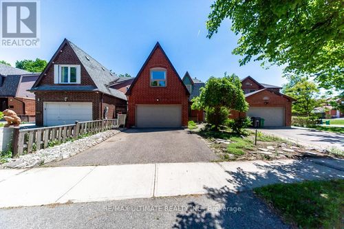 3 Aron Drive, Brampton (Fletcher's West), ON, L6Y2S3 | Card Image