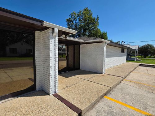 218 E Josephine St, Gonzales, LA, 70737-3134 | Card Image