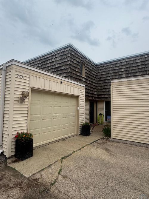 2331 Indian Hills Drive, Sioux City, IA, 51104 | Card Image