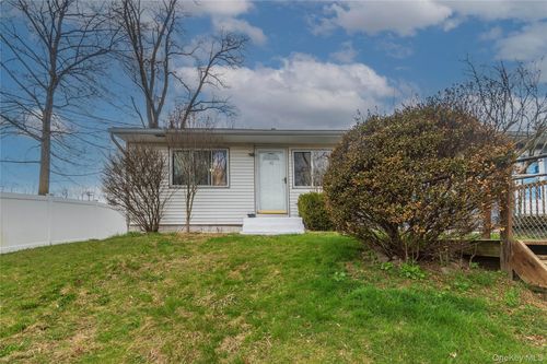 43 Lafayette Dr, New Windsor, NY, 12553-5401 | Card Image