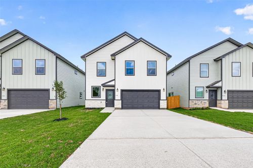 418 N 4th St, Beasley, TX, 77417-5812 | Card Image