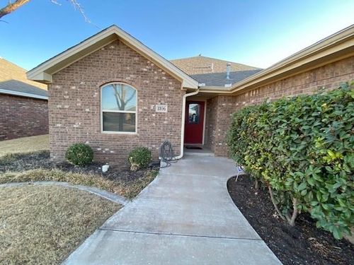 1106 Porterfield Rd, Midland, TX, 79705-2025 | Card Image