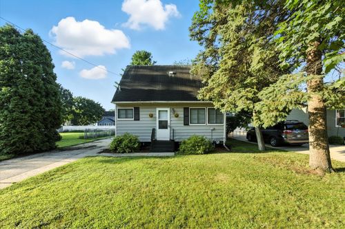 3001 Chafin Ave, East Troy, WI, 53120-1168 | Card Image