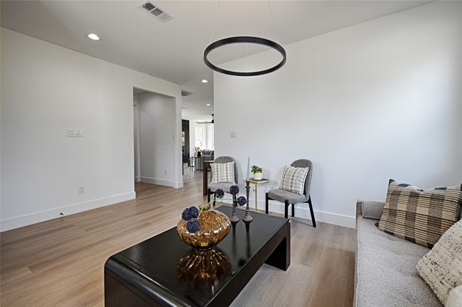 Extra living or dining | Image 6