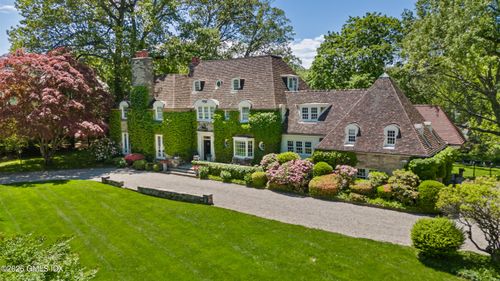 105 Woodside Dr, Greenwich, CT, 06830-6731 | Card Image