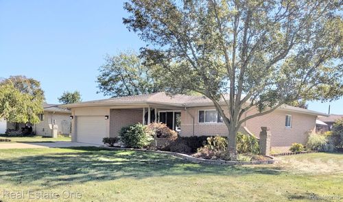 3426 Janet Dr, Sterling Heights, MI, 48310-4346 | Card Image