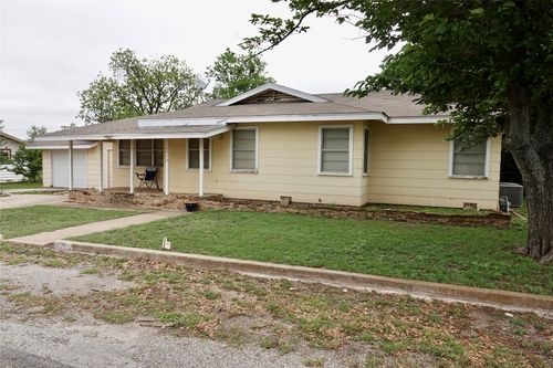 1612 Earl St, Goldthwaite, TX, 76844-2526 | Card Image