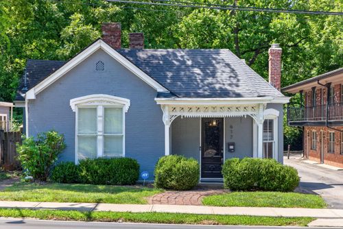 617 N Broadway, Lexington, KY, 40508 | Card Image