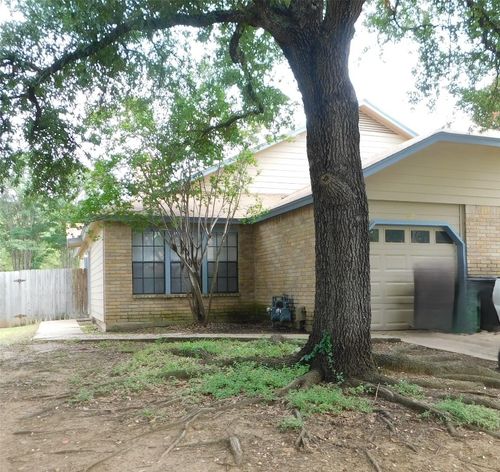 2027 Redwing Way, Round Rock, TX, 78664-7124 | Card Image