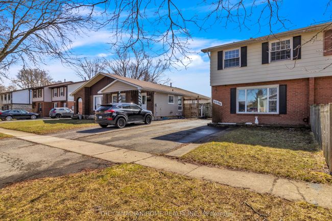 6596 Harmony Ave, House attached with 4 bedrooms, 2 bathrooms and 3 parking in Niagara Falls ON | Image 8