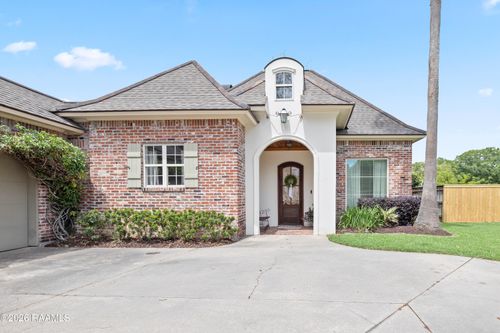 11 Oakthorn Ct, Youngsville, LA, 70592-5464 | Card Image