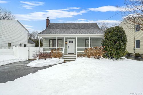 10 Terry Place, Brookhaven, NY, 11934 | Card Image