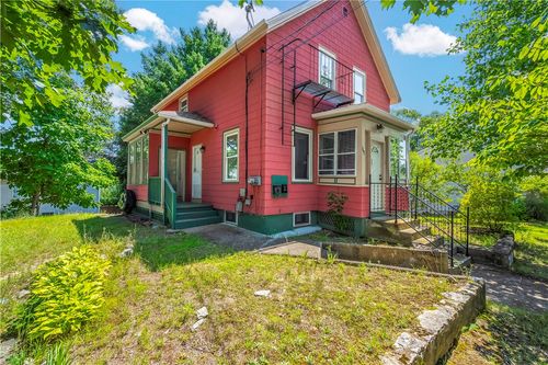 363 10th Ave, Woonsocket, RI, 02895-4027 | Card Image