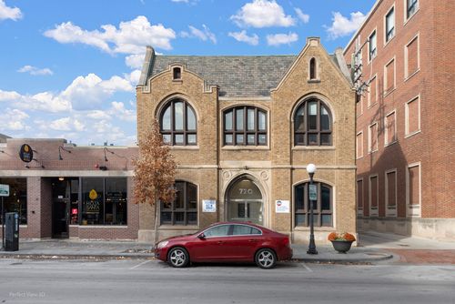 720 Lake St, Oak Park, IL, 60301-1424 | Card Image